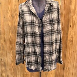 American Eagle Outfitters Black & Gray Plaid Button-Up Shirt Jacket